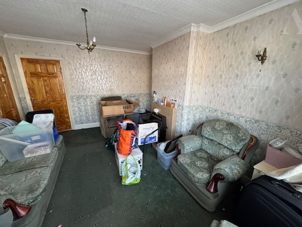 Property photo 3 of 9 693 Alum Rock Road Lounge