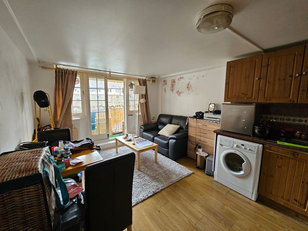 Property photo 2 of 18
