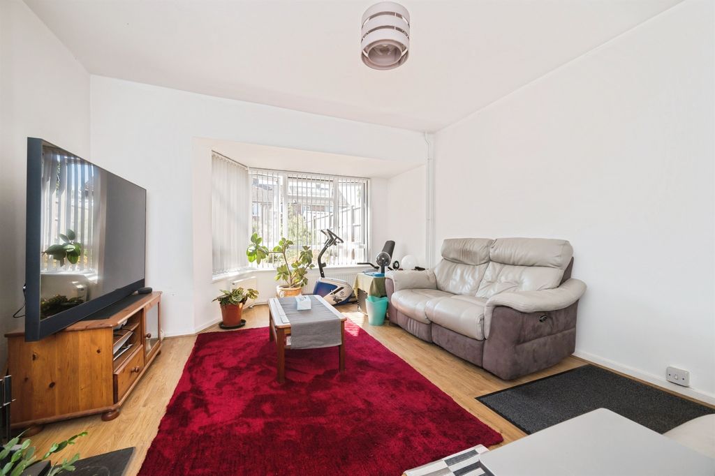 Property photo 3 of 23