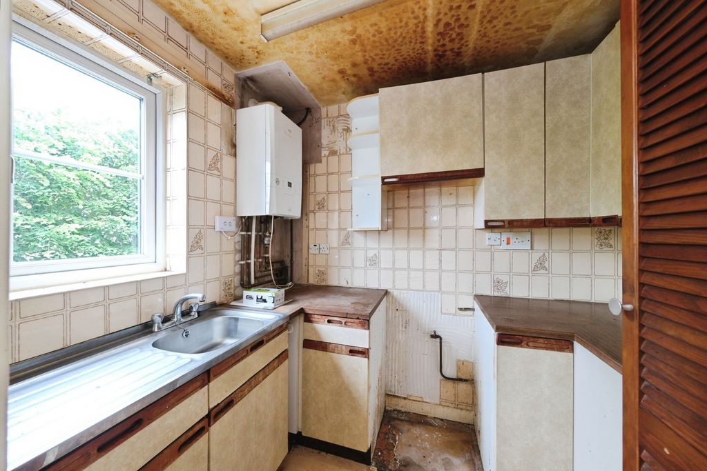 Property photo 3 of 17 Pbox-Img.Jpg