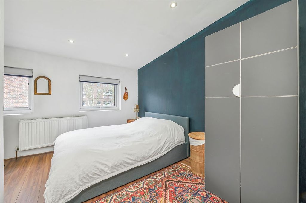 Property photo 3 of 6