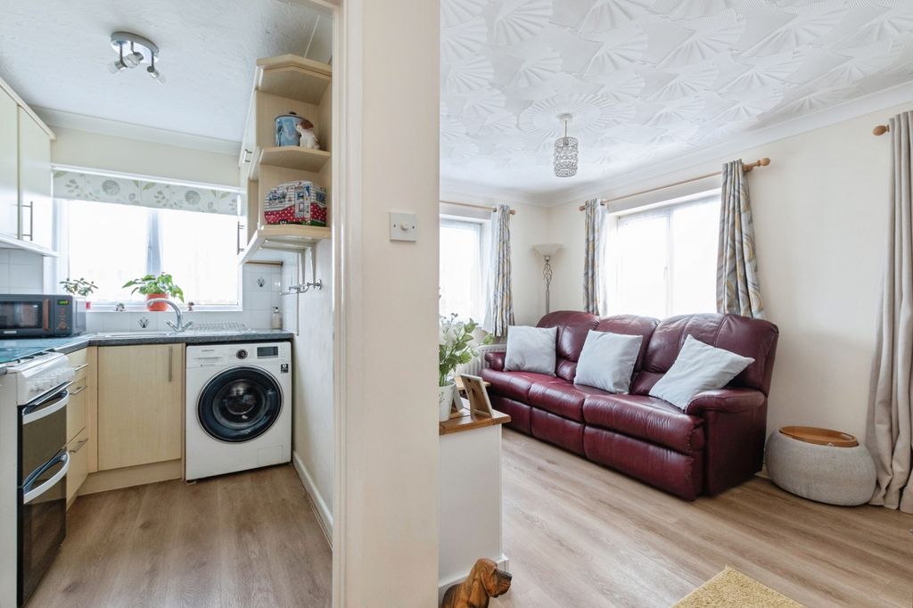 Property photo 3 of 11 Pbox-Img.Jpg