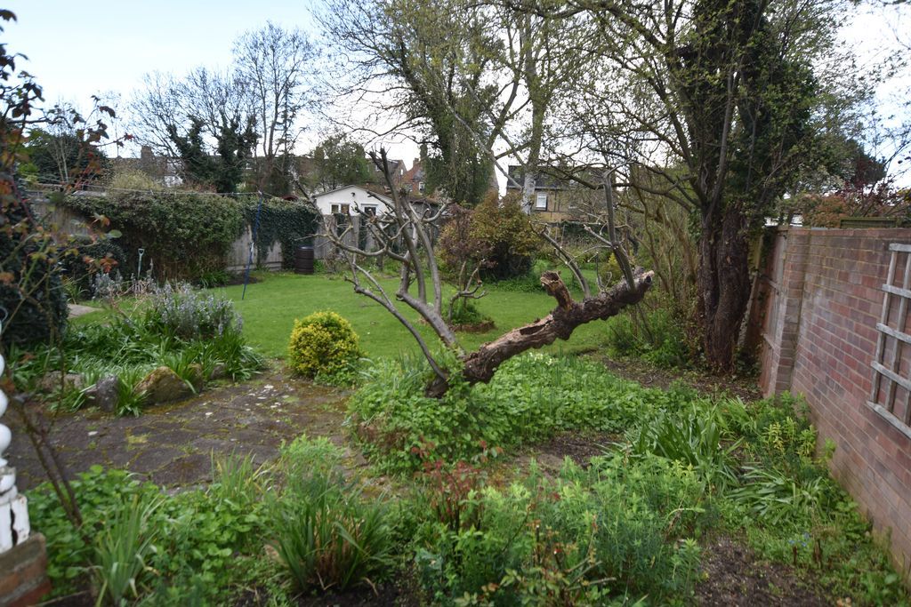 Property photo 3 of 8 Photo 17