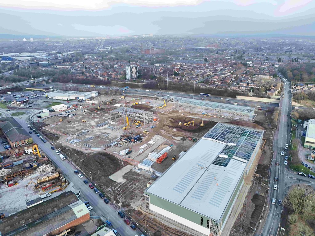 Property photo 1 of 8 Hollinwood 5.Jpg