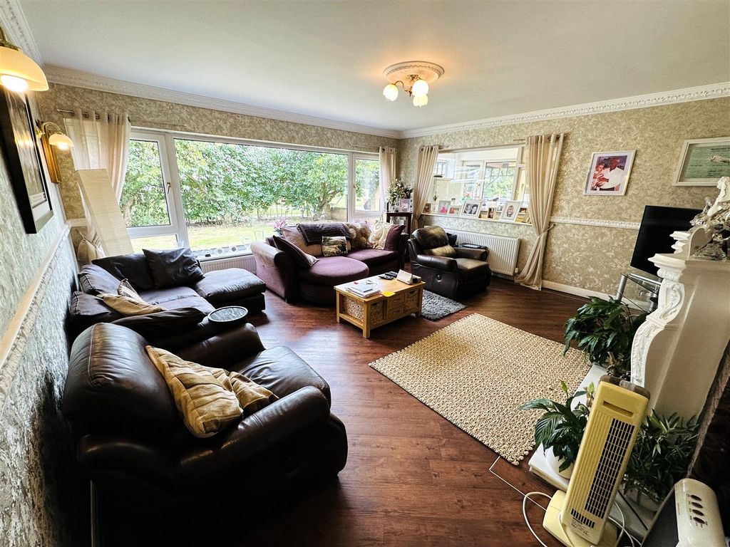 Property photo 3 of 32