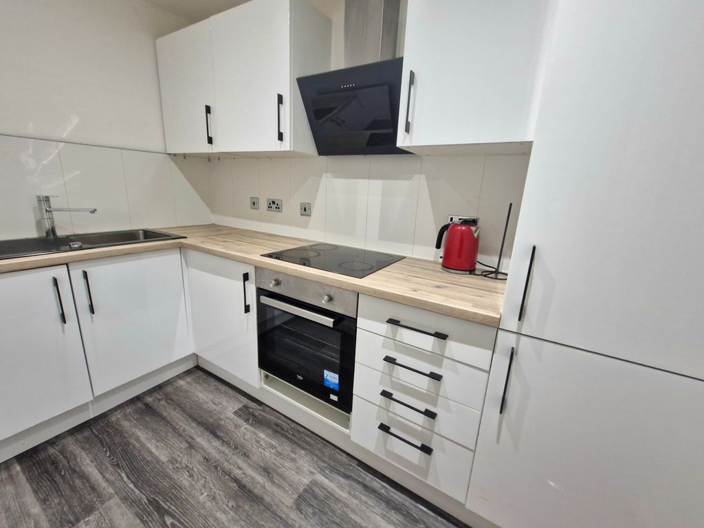 Property photo 2 of 6 Kitchen