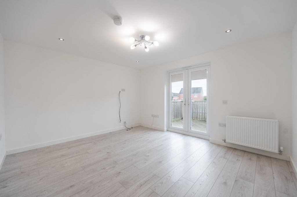 Property photo 2 of 17 Picture No. 03