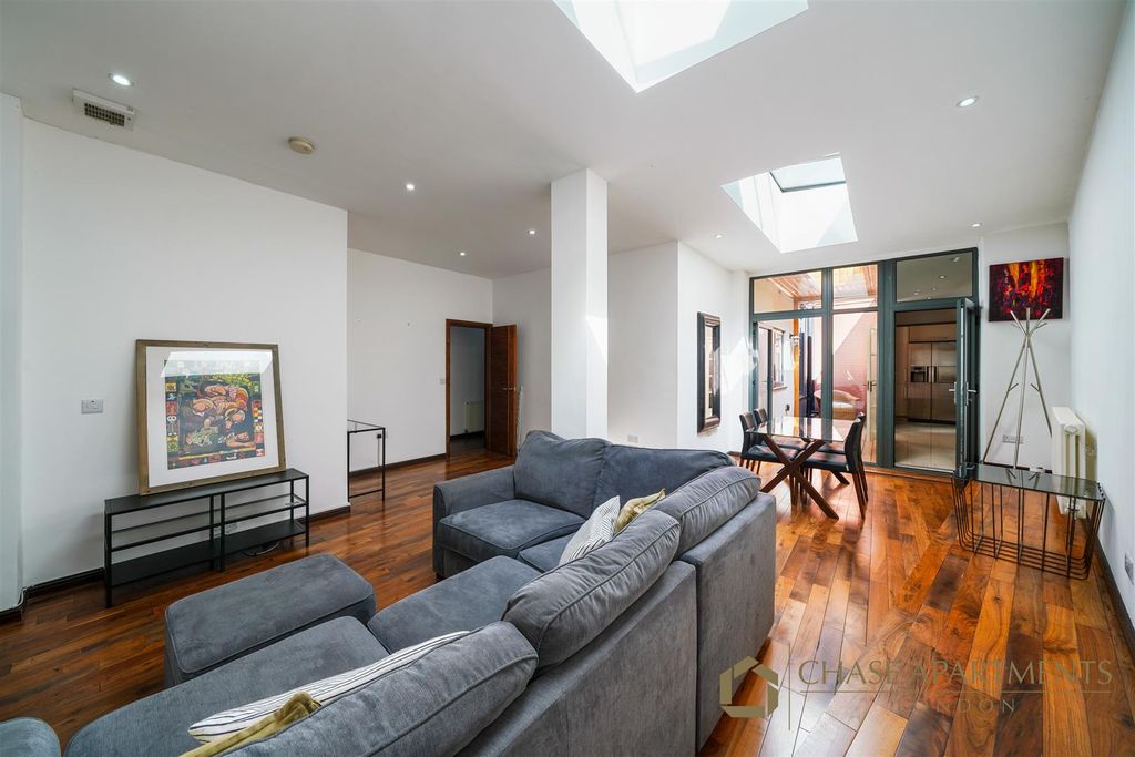 Property photo 1 of 13 Cube House Se16 3Gd-3.Jpg