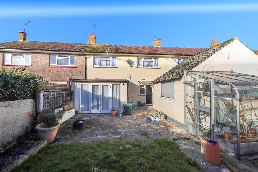 Property photo 3 of 11 Garden