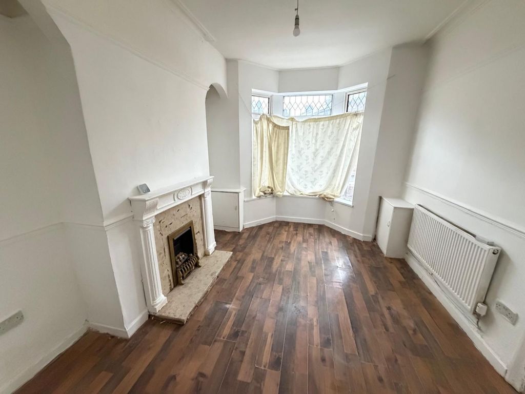 Property photo 2 of 8