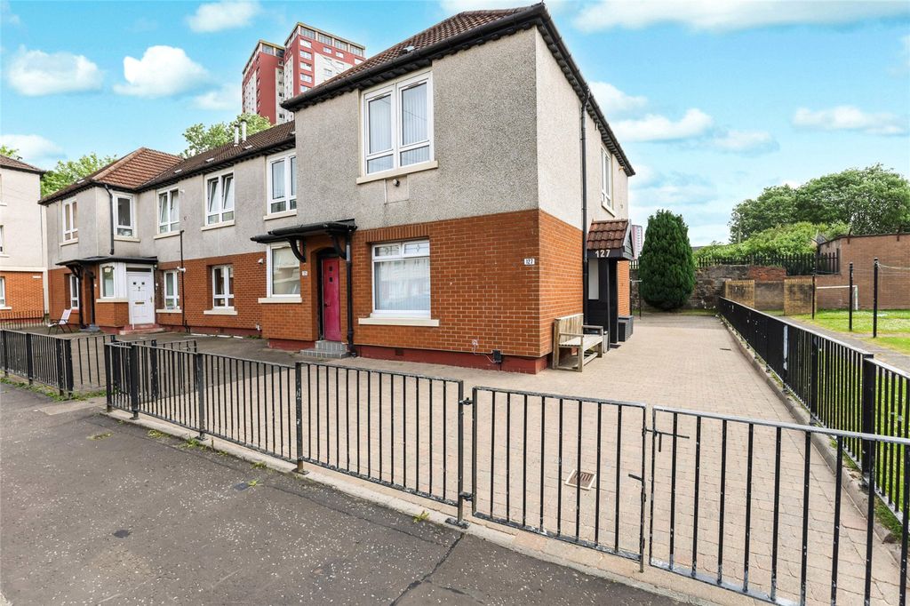 Property photo 1 of 18 Picture No. 02