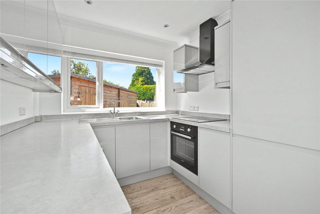 Property photo 3 of 15 Picture No. 32