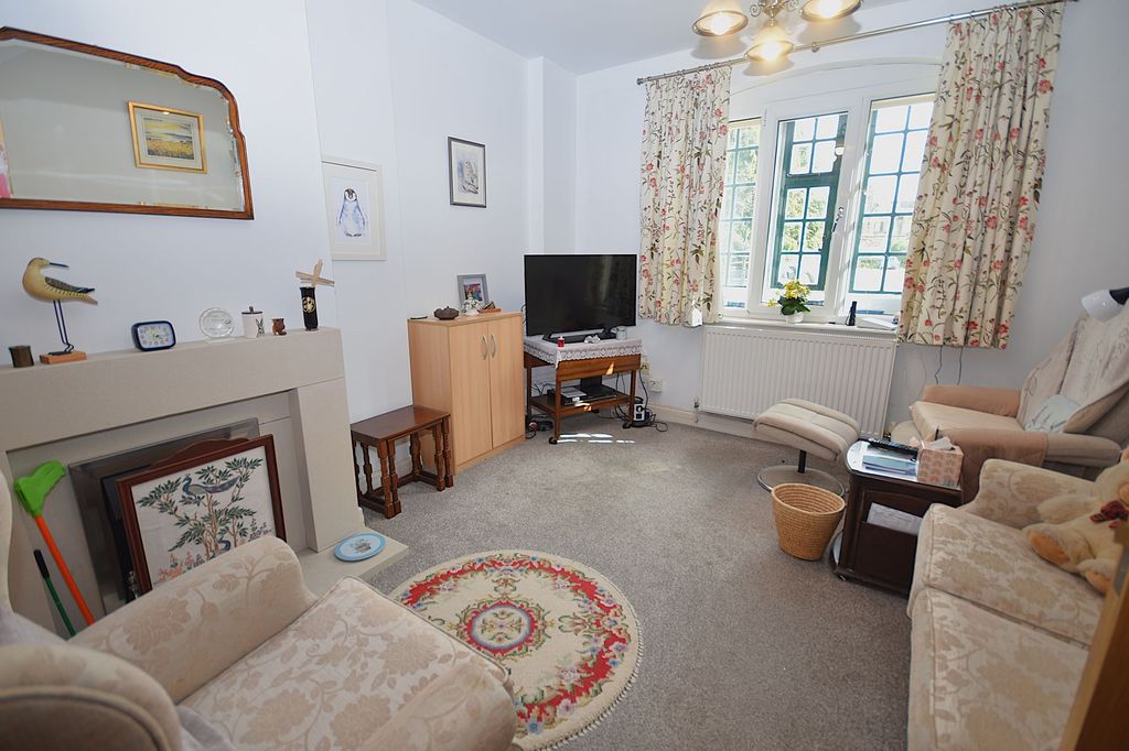 Property photo 3 of 9