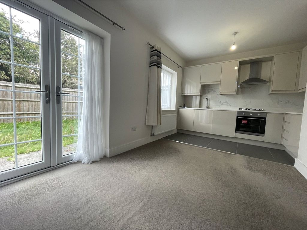 Property photo 2 of 7 Dining Area