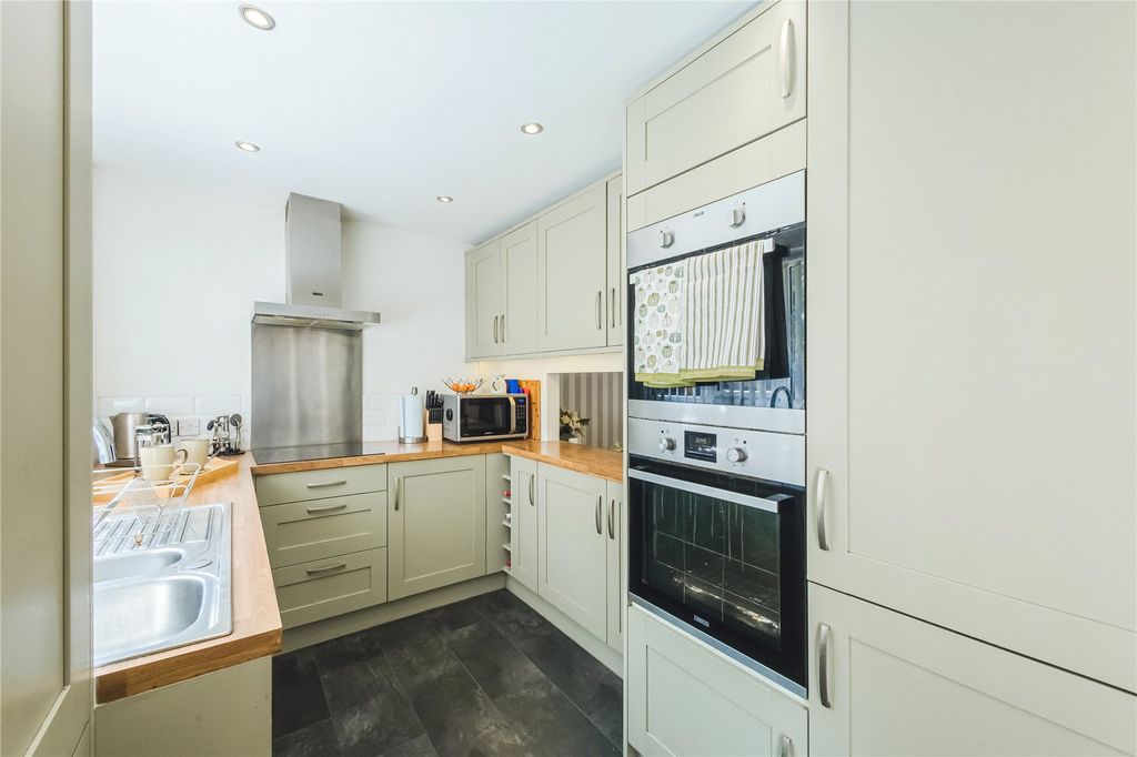 Property photo 3 of 18 Picture No. 02