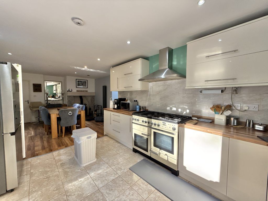 Property photo 3 of 23