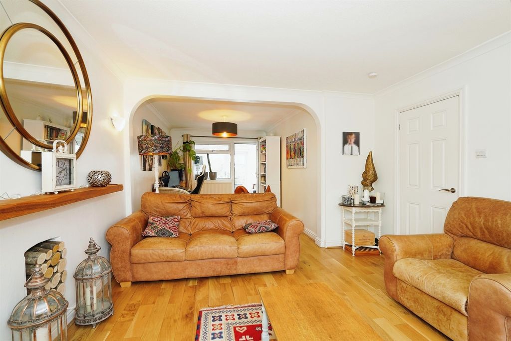 Property photo 3 of 22
