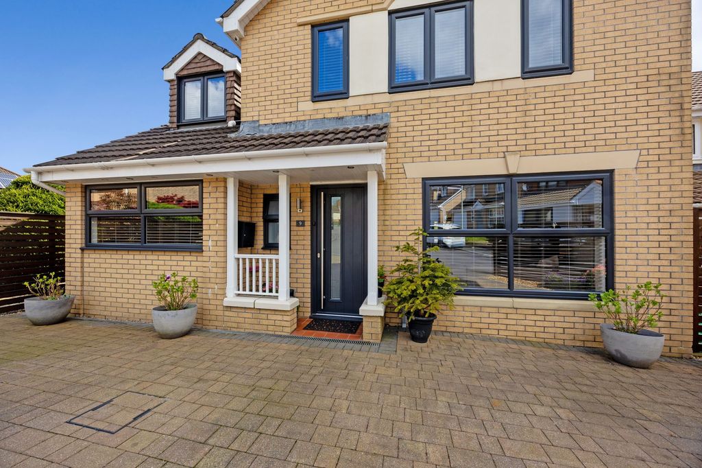 Property photo 3 of 54 Block Paved Drive