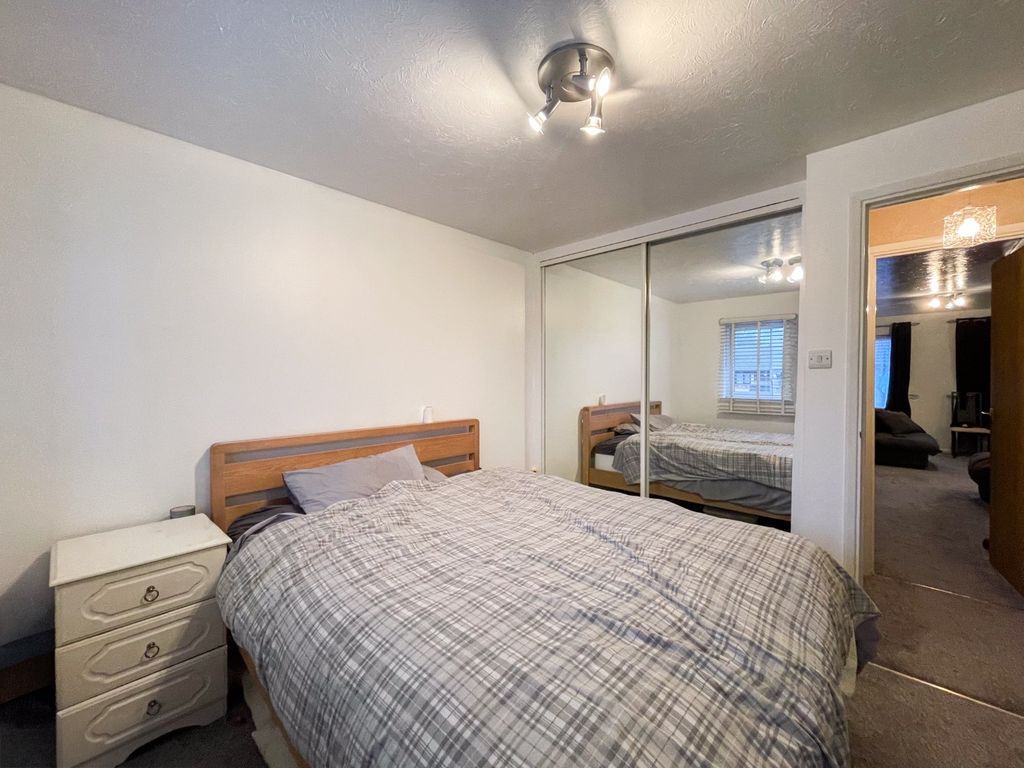 Property photo 3 of 10 4544224