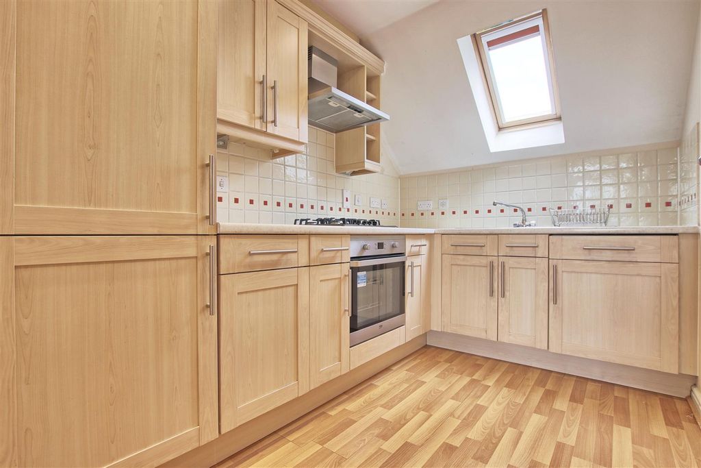 Property photo 2 of 18 Kitchen 1.Jpg