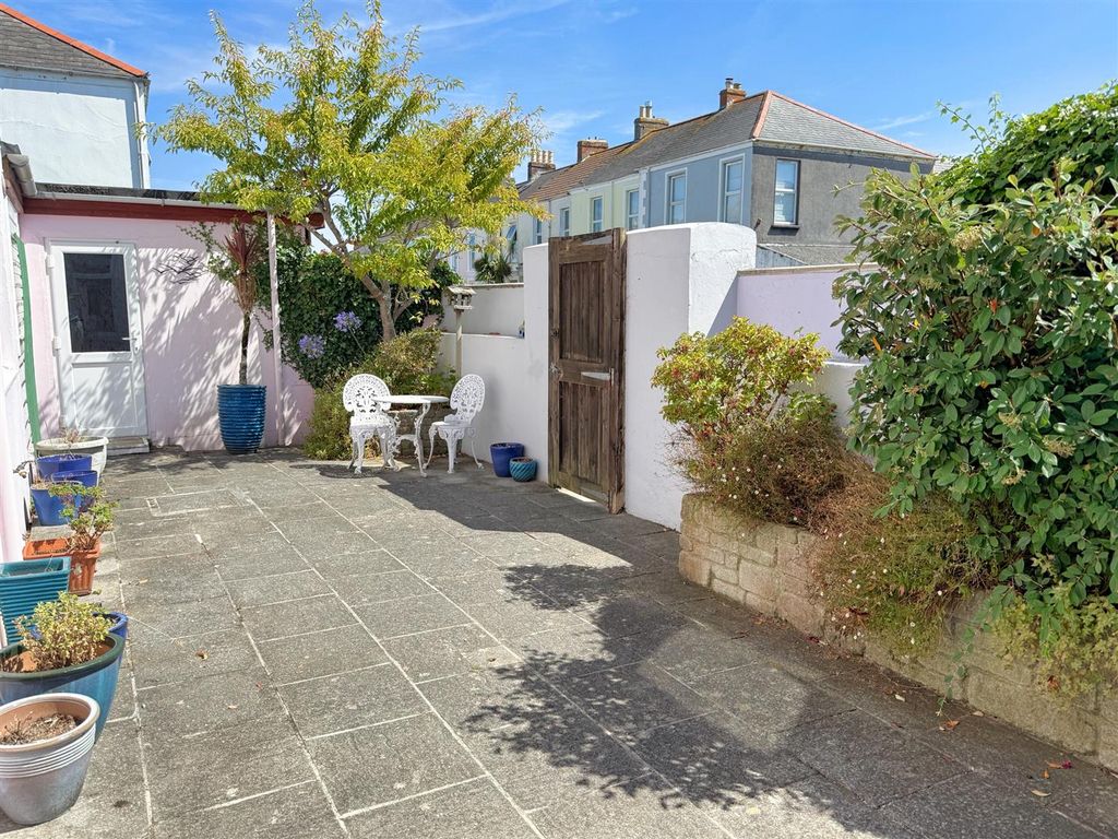Property photo 3 of 21