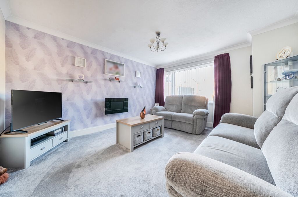 Property photo 2 of 22 1381281-14-69204c5Ca9B46