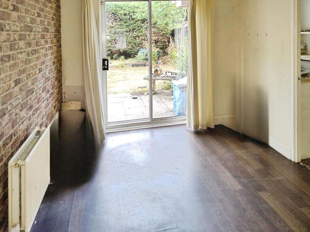 Property photo 3 of 10 Dining Room