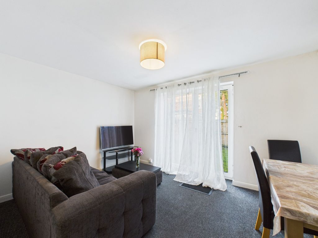 Property photo 3 of 11 4303366