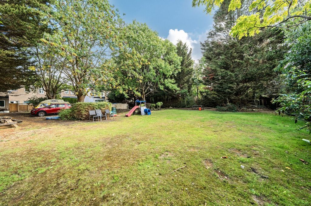 Property photo 2 of 20