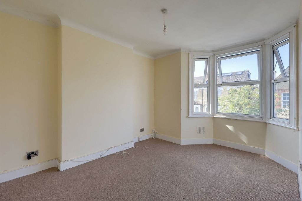 Property photo 2 of 8