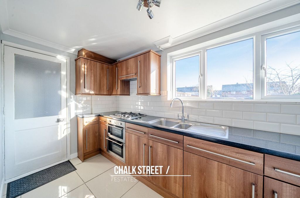 Property photo 3 of 22