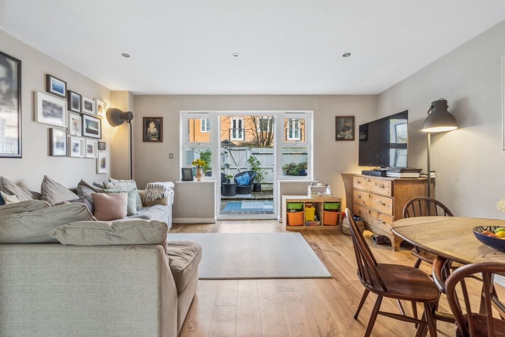 Property photo 2 of 20