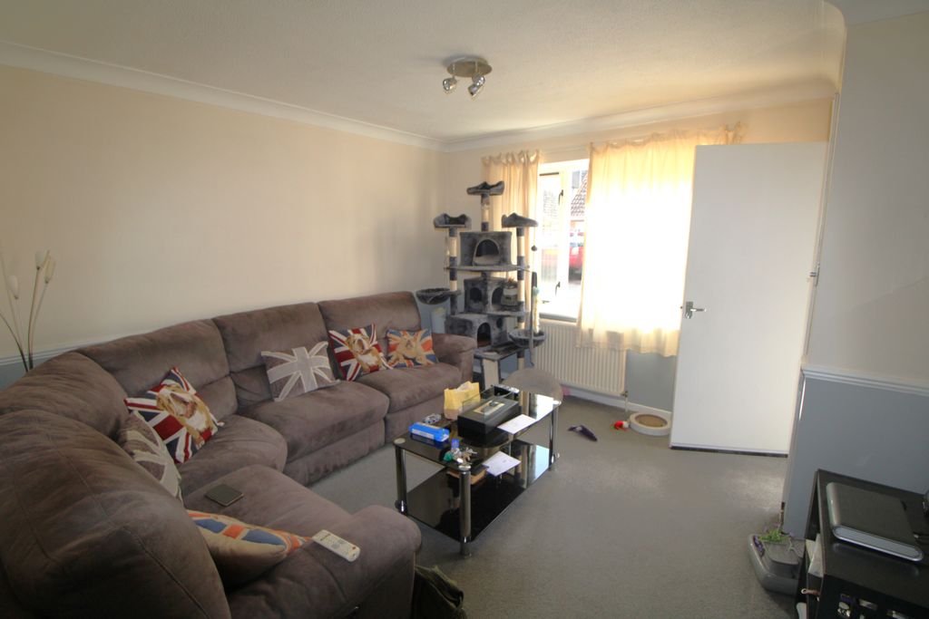 Property photo 2 of 9 Living Room