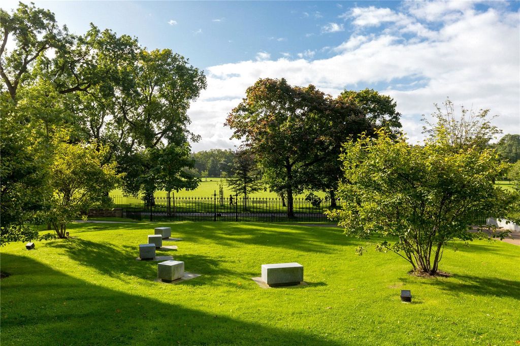 Property photo 3 of 9 10/35 Simpson Loan