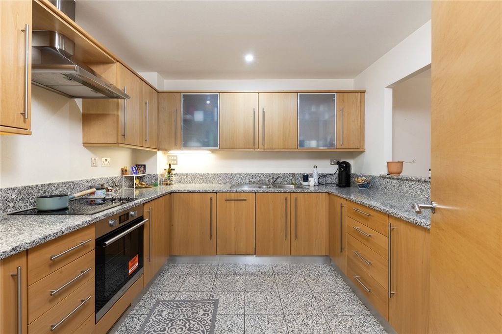Property photo 3 of 18 Picture No. 04