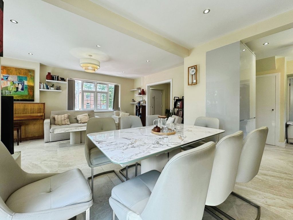 Property photo 3 of 16 Pbox-Img.Jpg