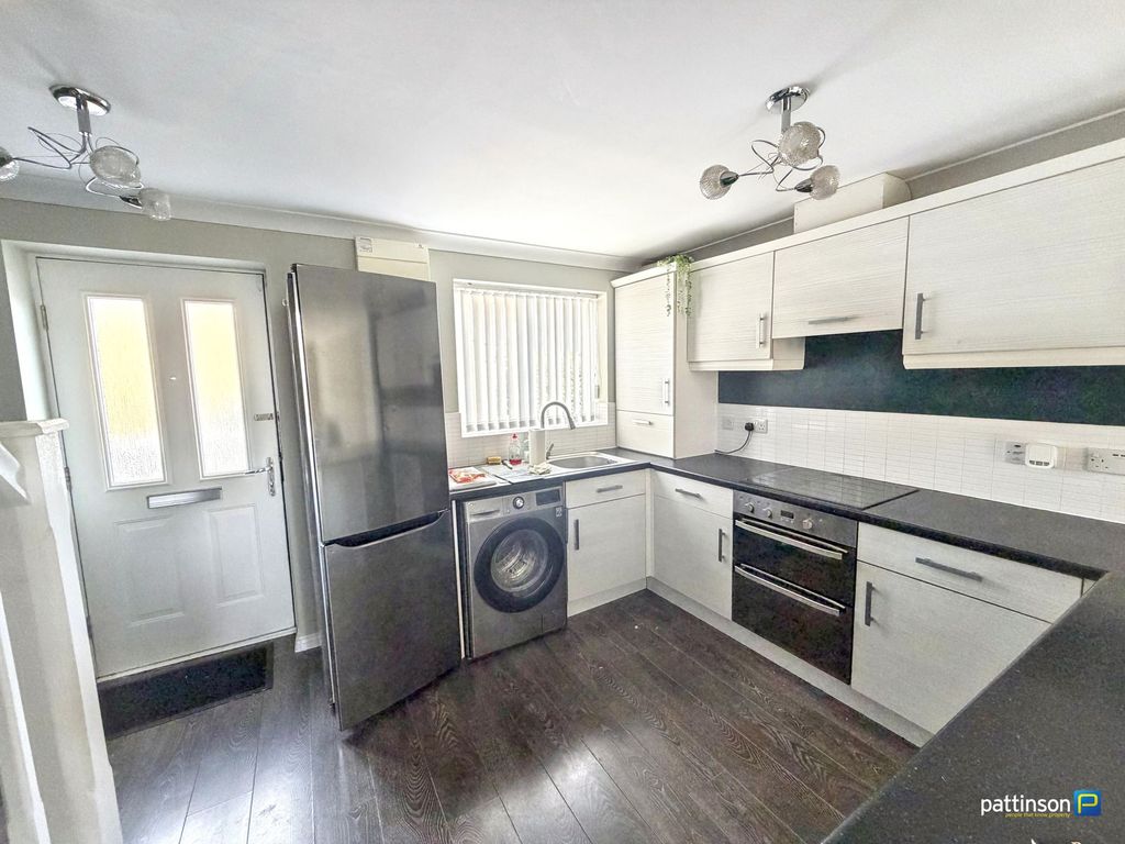 Property photo 2 of 8