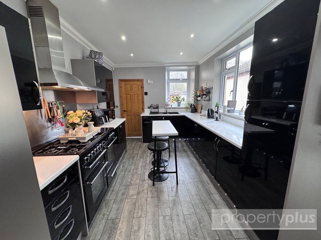 Property photo 2 of 28 Picture No. 28