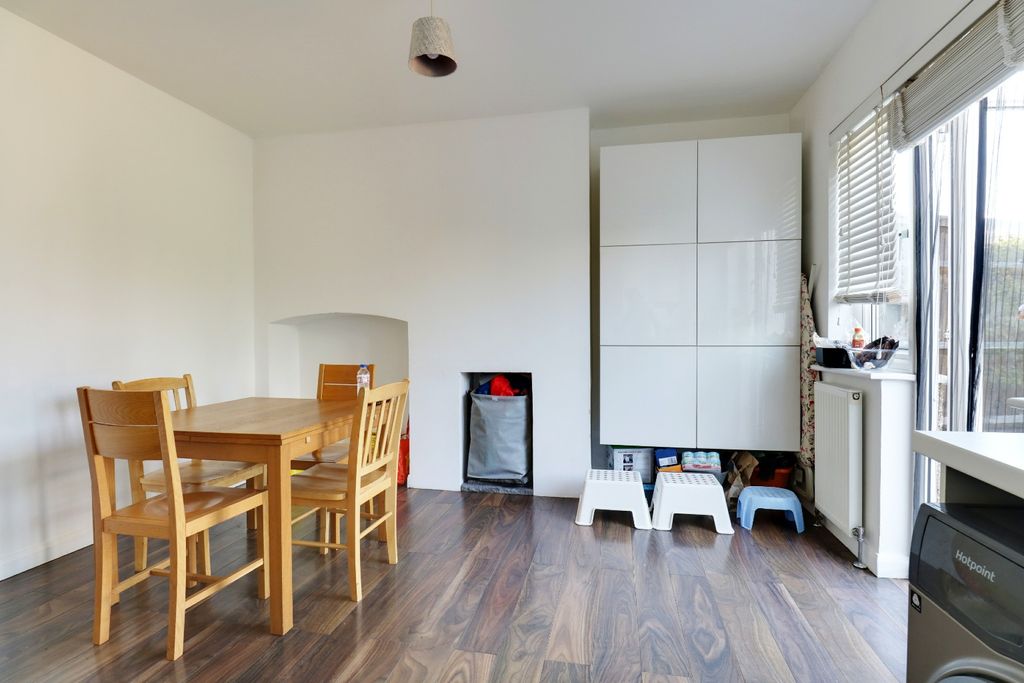 Property photo 2 of 22 2842911