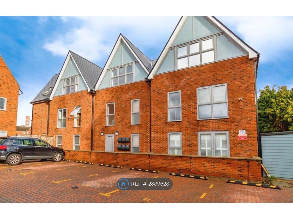 Property photo 2 of 28