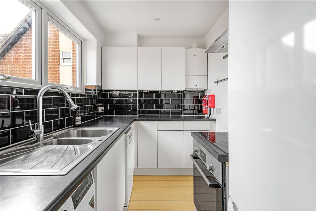 Property photo 2 of 11 Picture No. 02