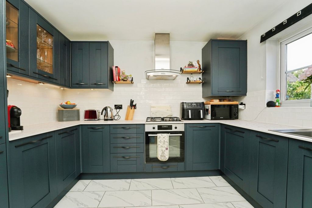 Property photo 2 of 16 Photo
