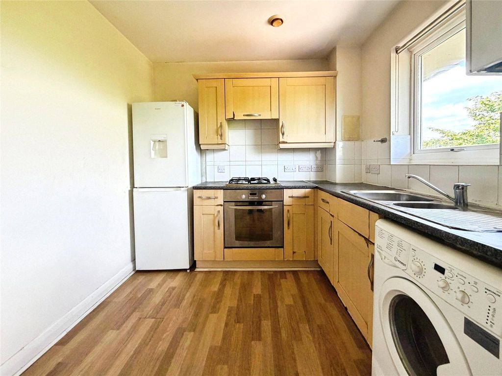 Property photo 3 of 16 Kitchen