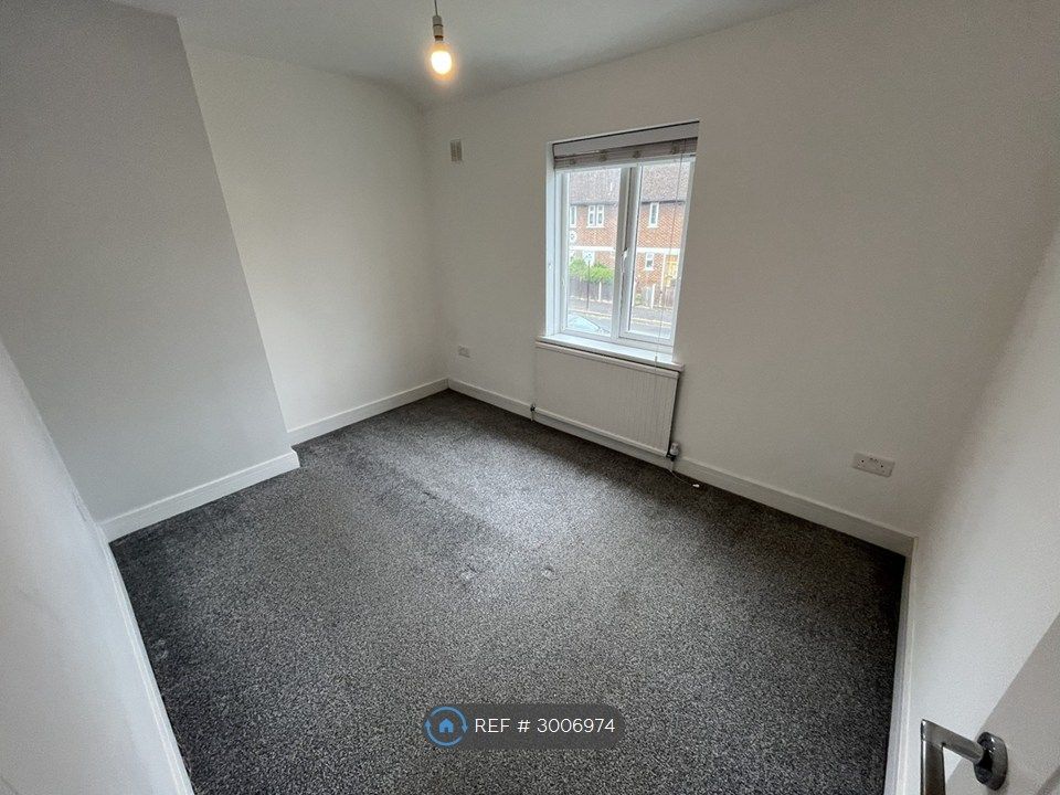 Property photo 2 of 26