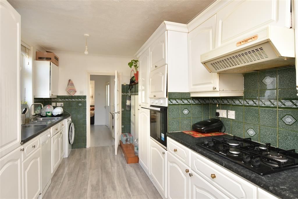 Property photo 3 of 13 Kitchen