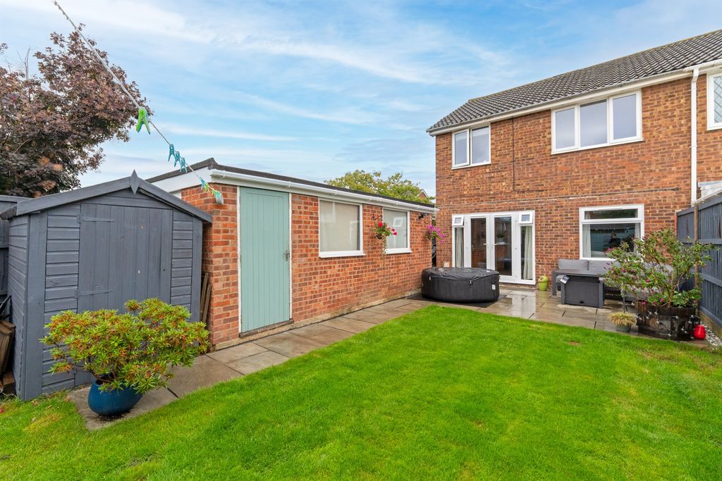 Property photo 2 of 16