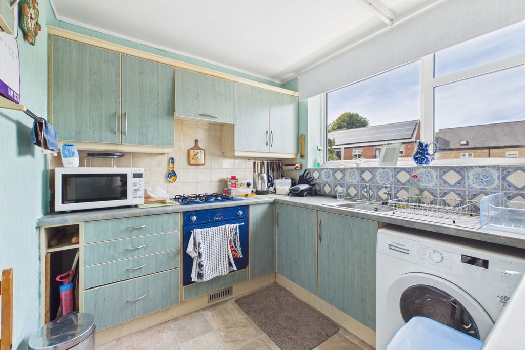 Property photo 2 of 19 Kitchen