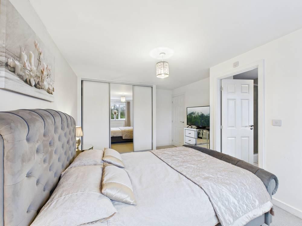 Property photo 3 of 21 Bedroom