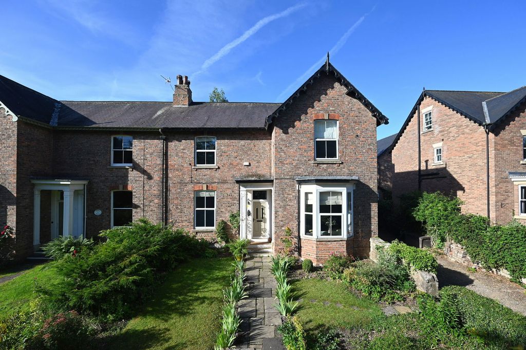 Property photo 1 of 36