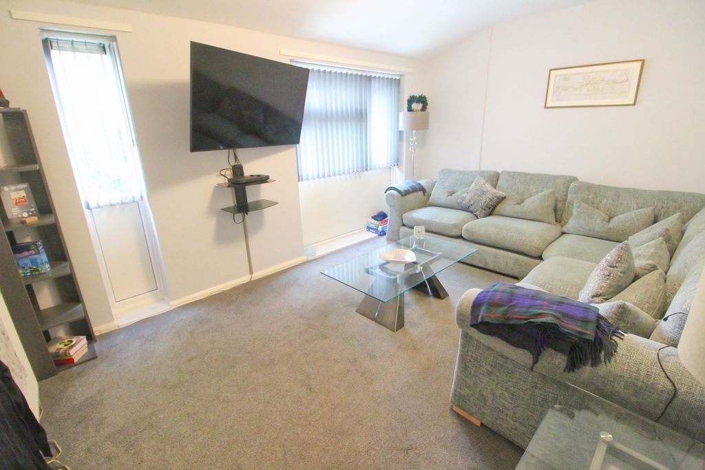 Property photo 2 of 13 Photograph 5